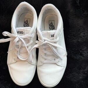 Vans Unisex-Child Seldan Tumble White Leather Sneakers-Size 5.5 Youth